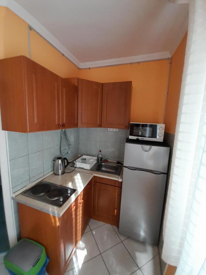 Napsugar Vendeghaz Apartment Tiszaujvaros Exterior photo