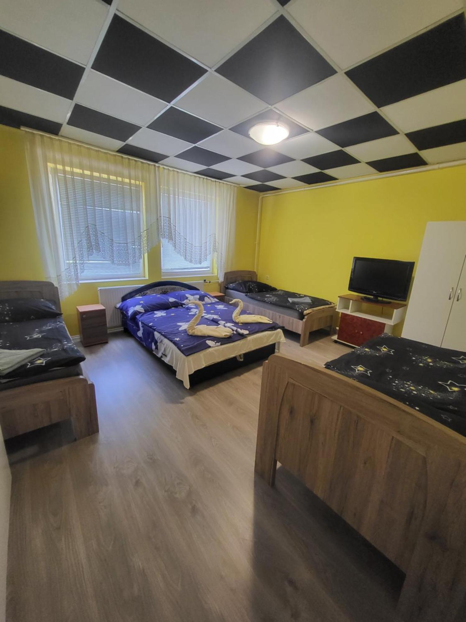 Napsugar Vendeghaz Apartment Tiszaujvaros Exterior photo