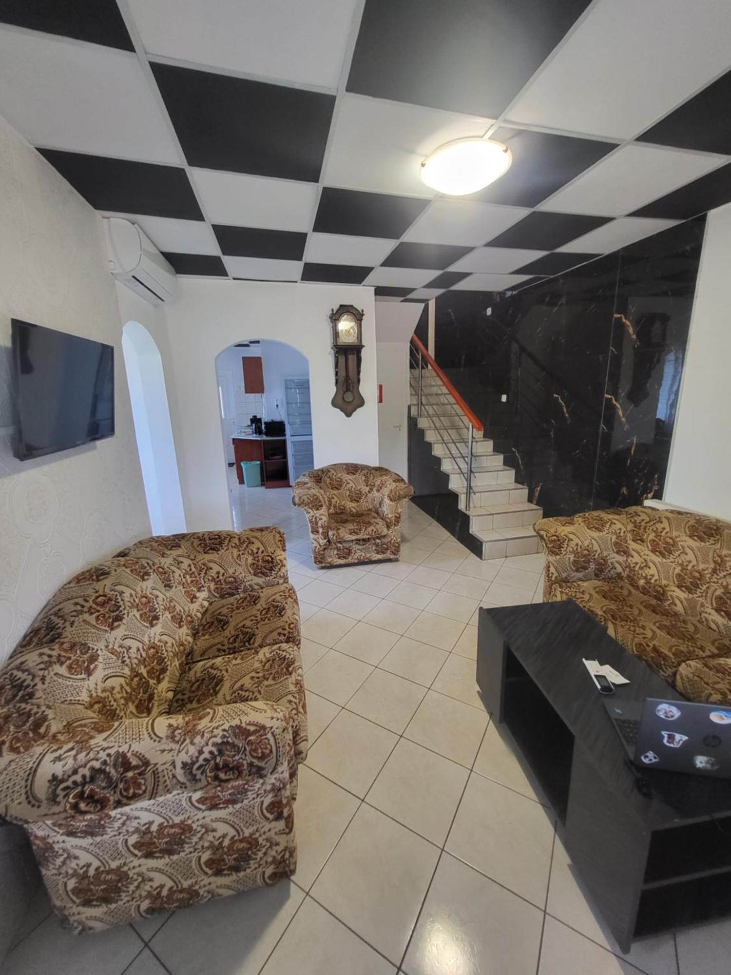 Napsugar Vendeghaz Apartment Tiszaujvaros Room photo